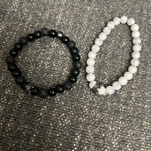 #66 Couples Bracelets His and Her Bracelets King & Queen Crown Heart - Picture 1 of 3